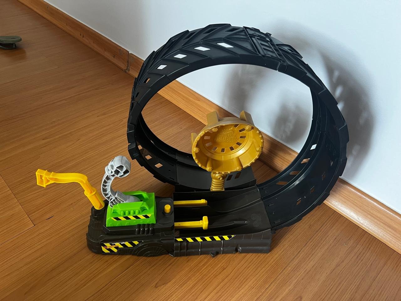 50%OFF – Pista Hot Wheels Monster Truck