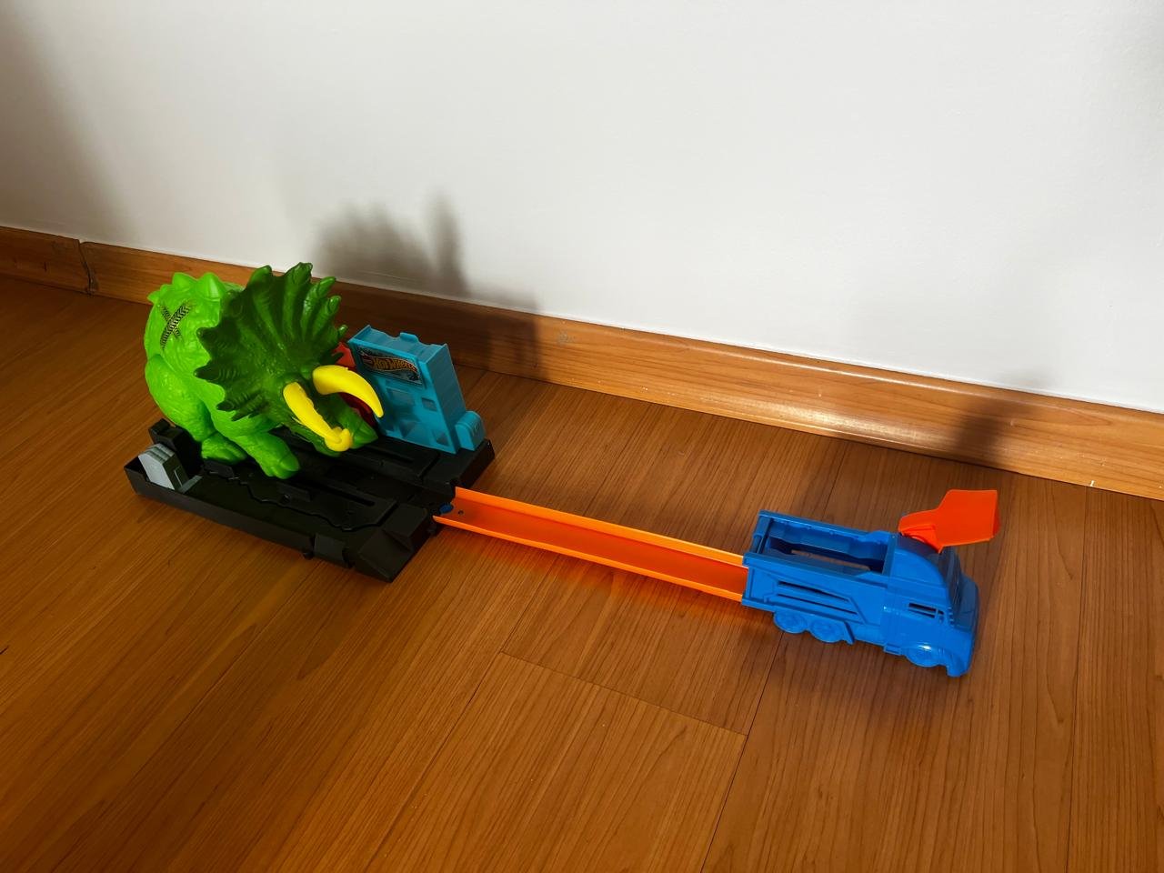 55%OFF – Pista Hot Wheels Tricerátops